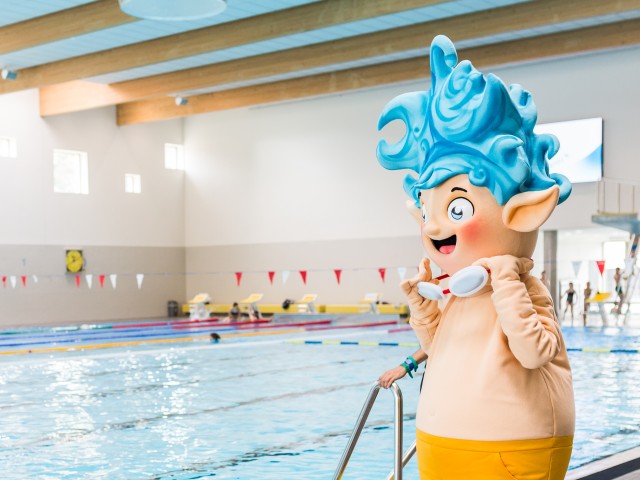 Willi Welle vom Kinderklub im Sport- und Freizeitbad blu, © SekundenstillFotgrafie