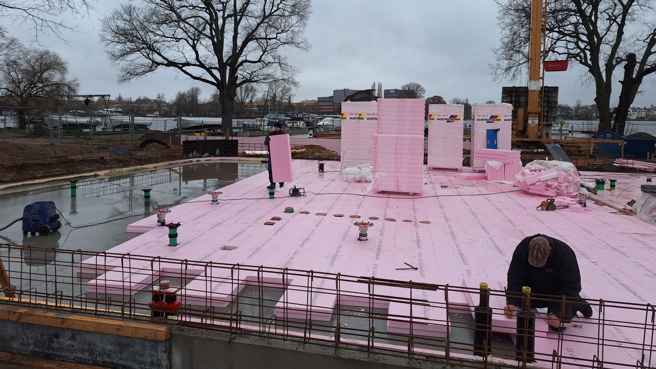 Baustelle Stadtbad Park Babelsberg – Verlegung Bodenplatten