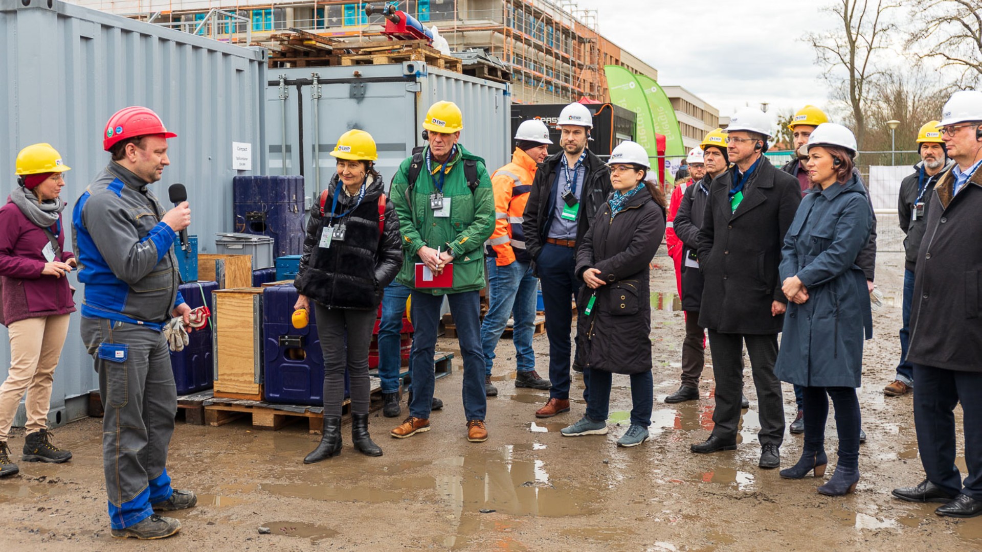 Infoveranstaltung mit Frau Bearbock, OBM Herr Schubert, GF Herr Veil und der Presse auf der Geothermiebaustelle, © www.ideengruen.de I markus pichlmaier