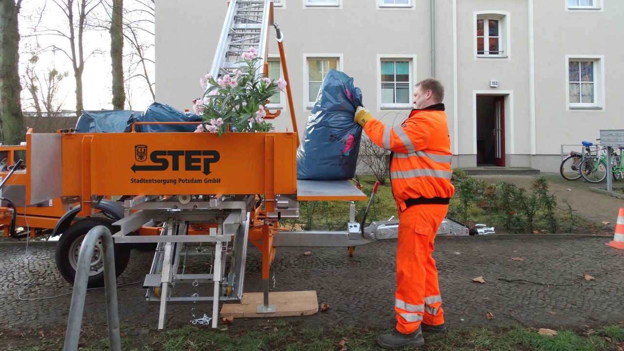 Möbellift der STEP zur Hausentrümpelung