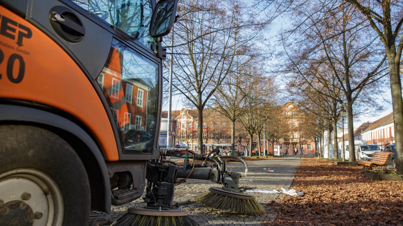 Kehrmaschine am Bassinplatz