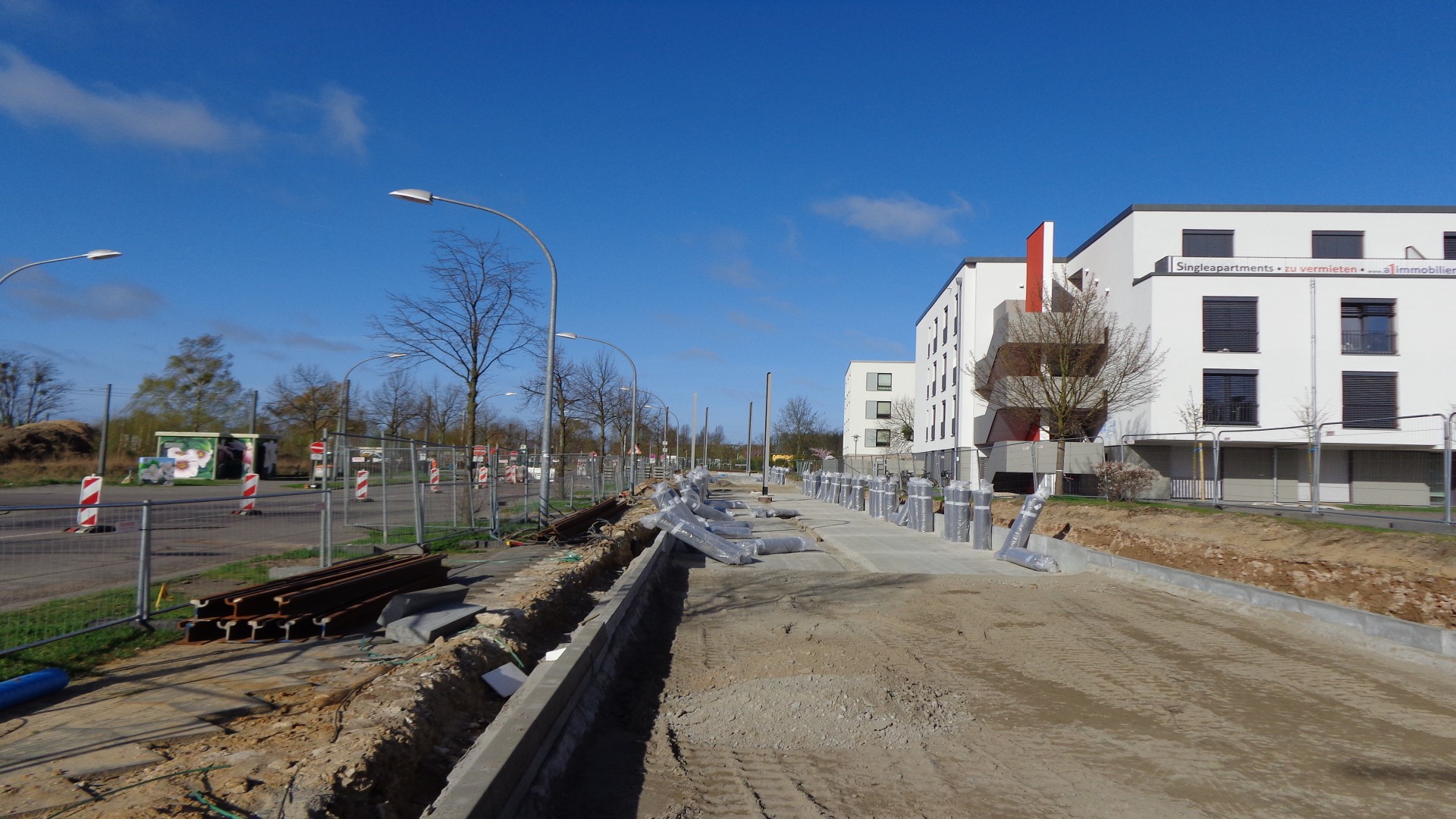 Straßenbahntrasse Georg Hermann Allee/Bereich Rote Kaserne 3