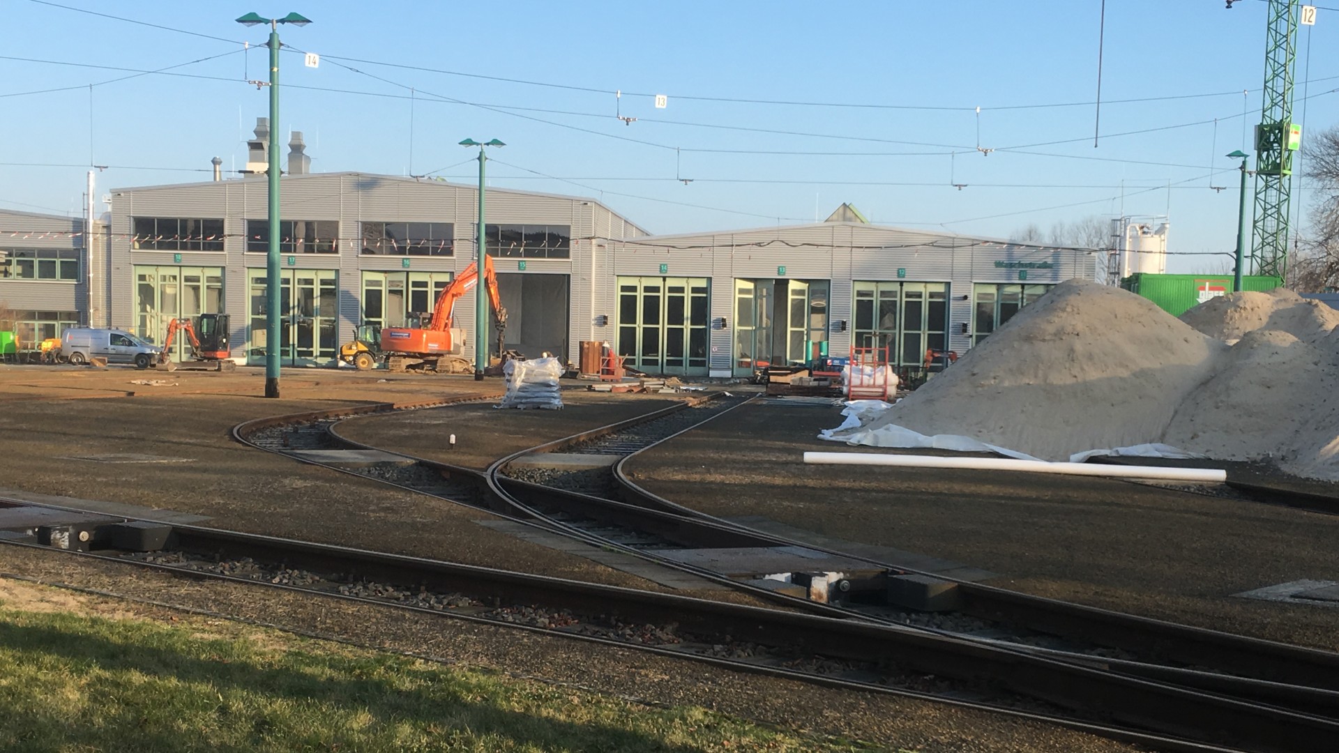 Werkstatt Tram vorbereitende Baumaßnahmen an der Werkstatthalle, © ViP