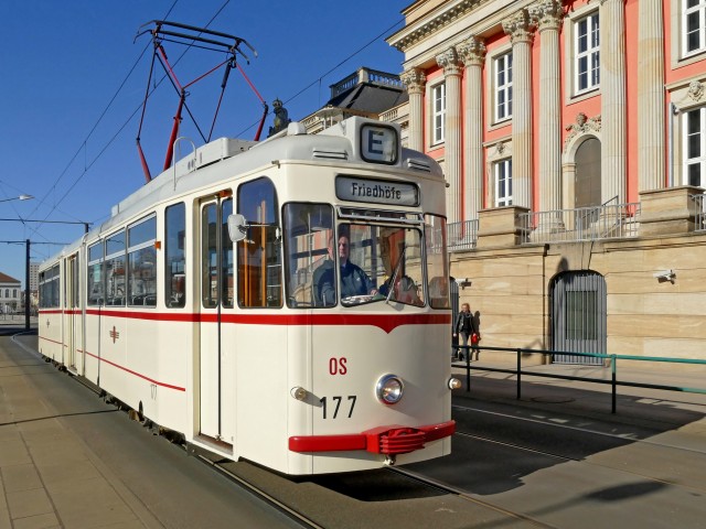 Gotha-Triebwagen 177 vor dem Stadthaus, © Robert Leichsenring