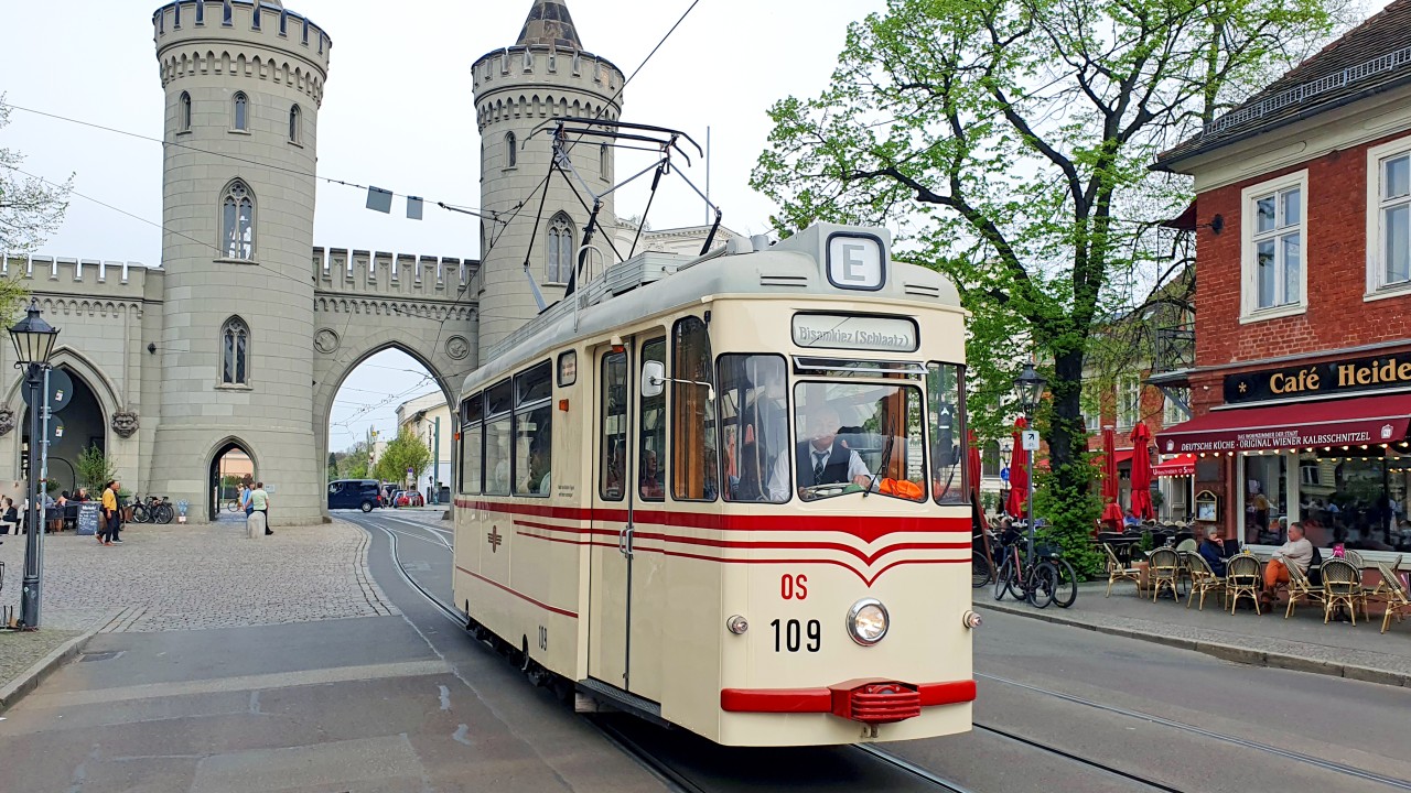 Gotha Gelenkwagen 109 vorm Nauener Tor und Café Heider