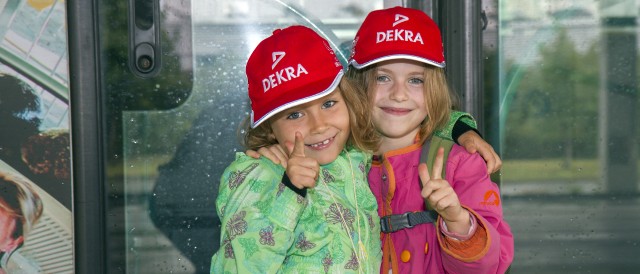 zwei Kinder bei der Verkehrserziehung, © Katrin Paulus