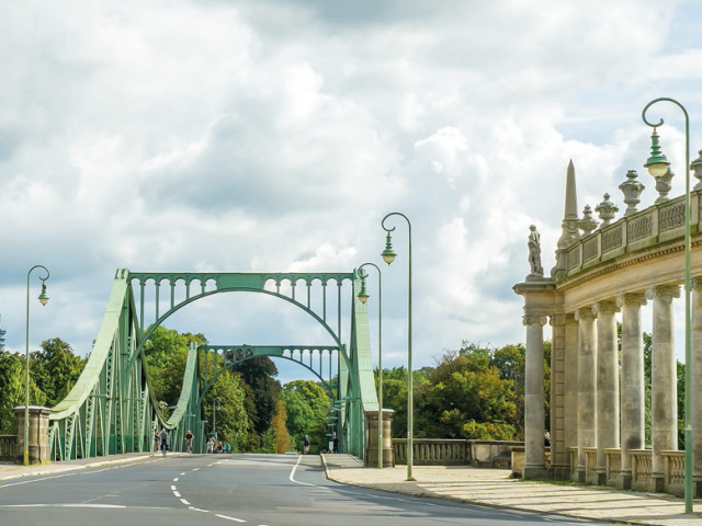 Glienicher Brücke mit Kolonaden, © Pecold