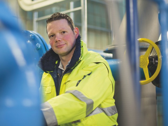 Mitarbeiter der Energie und Wasser im Wasserwerk